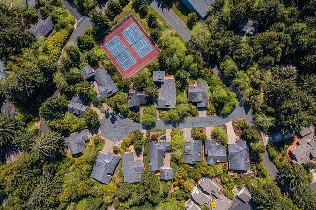 Photo - 205 SW Shining Mist