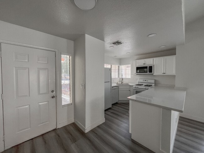 Photo - 8423 Palmada Dr