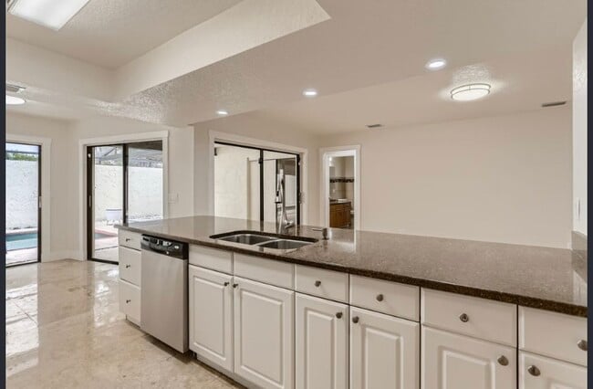 Photo - 5018 Paloma Dr