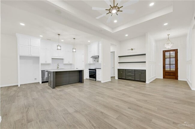 Photo - 24 N 48th St