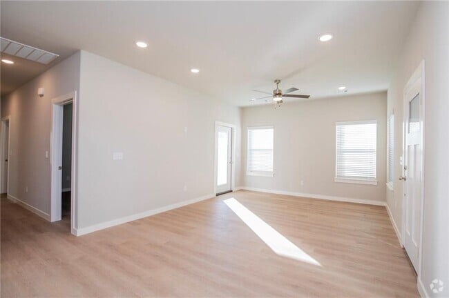 Building Photo - 281 N Hunter St Rental