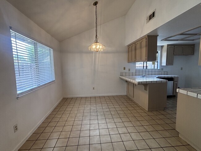 Photo - 5208 Maximillian Dr