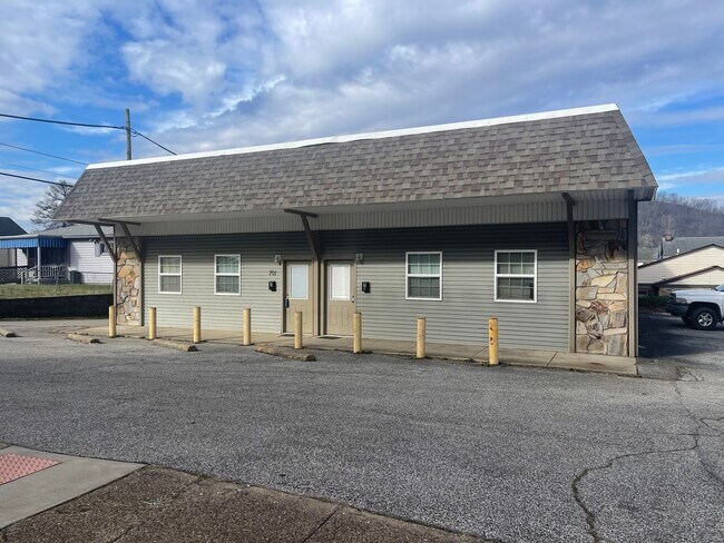 Photo - 701 Marshall St Apartments Unit 1
