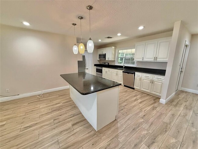 Photo - 2810 Flowertree Rd