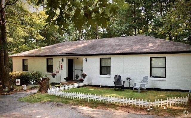 Building Photo - Athens duplex Cedar Shoals Rental