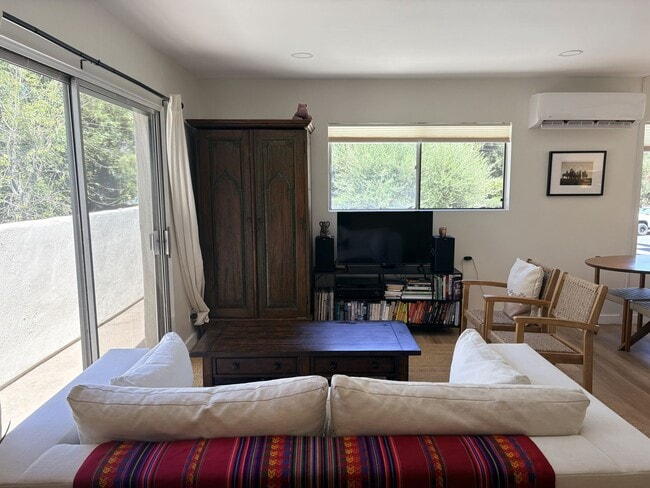 503 E Aliso St Unit D