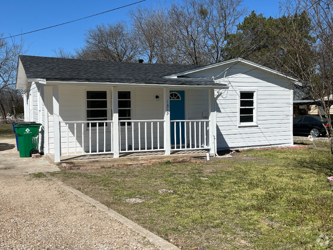 Building Photo - 1319 E Marvin Ave Rental