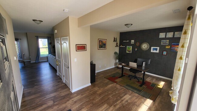 Dining room/Office - 1394 Sunnybrook Ln