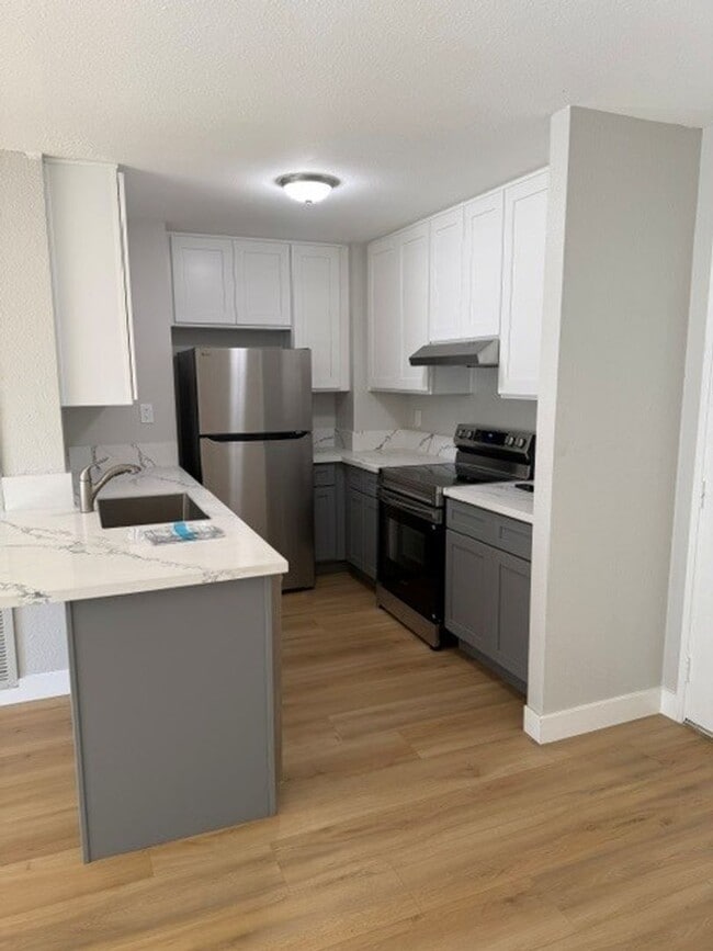 1750 E.Ocean #303