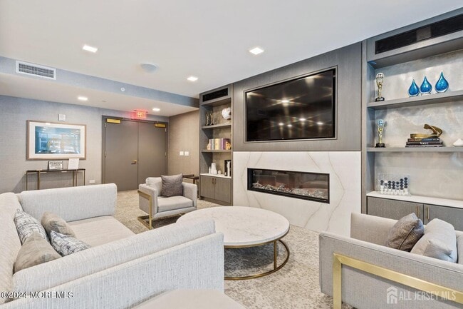 15 Morris Ave Unit 308