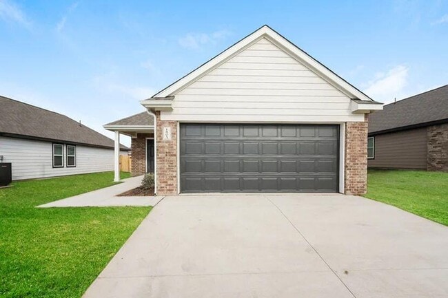 Building Photo - 1805 Crimson Lake Blvd