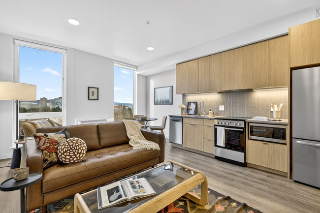 Building Photo - Holloway