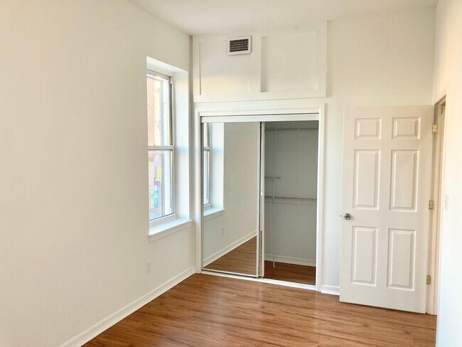 Photo - 1944 Cecil B. Moore Ave Unidad 2