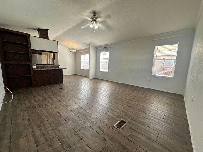 Photo - 2060 N Center St