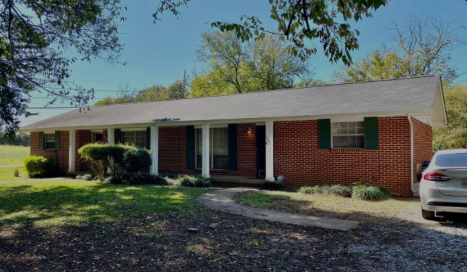 Newly Updated 2/1 off Bonny Oaks! - Newly Updated 2/1 off Bonny Oaks! House