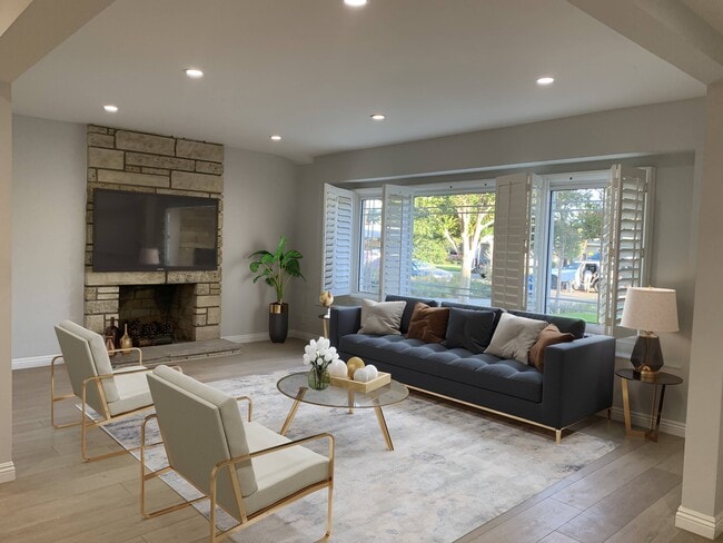 Photo - 18919 Liggett St