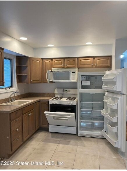 Building Photo - 384 Purdy Ave