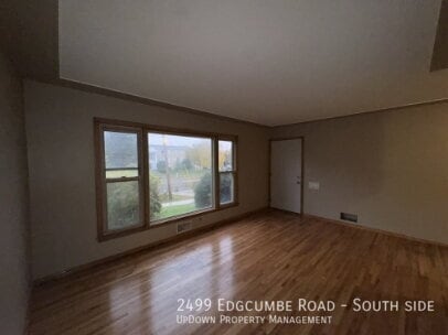 Photo - 2499 Edgcumbe Rd Unidad South side