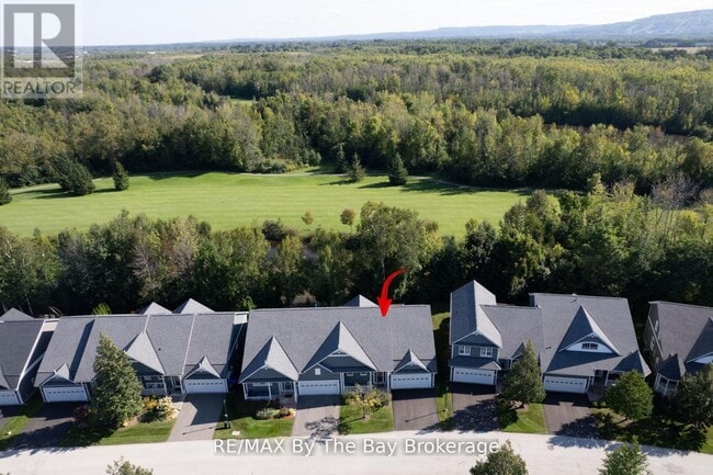 Photo - 32 Green Briar Dr