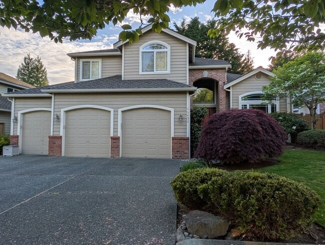 Beautiful 4 bedroom plus Den/Office Home i... - Beautiful 4 bedroom plus Den/Office Home i...