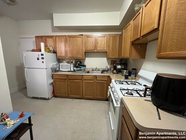 Photo - 1784 Beacon St Unidad 1A Rental