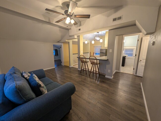 Photo - 6506 Ventnor Ave Unit 3rd floor