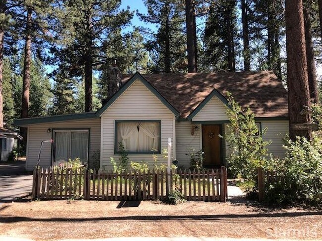 Large and Cozy 4BD for 8, home available f... - Large and Cozy 4BD for 8, home available f...