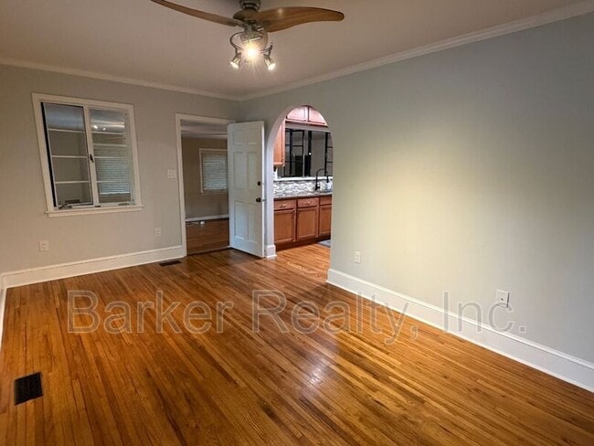 401 Barclay Rd