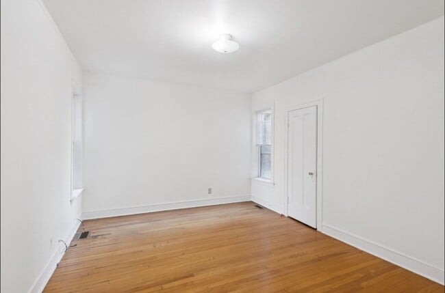 Photo - 2249 W Arthur Ave Unidad 1