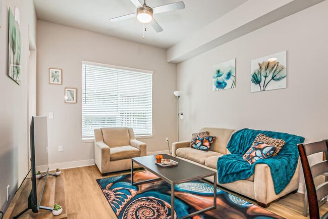 Photo - 950 Leeland St Unidad ID1359149P