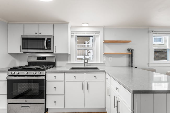 Building Photo - 14 Fowler St