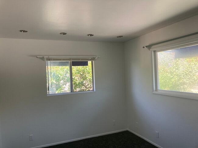 Photo - 3067 Lucinda Ln Unit Upstairs Duplex