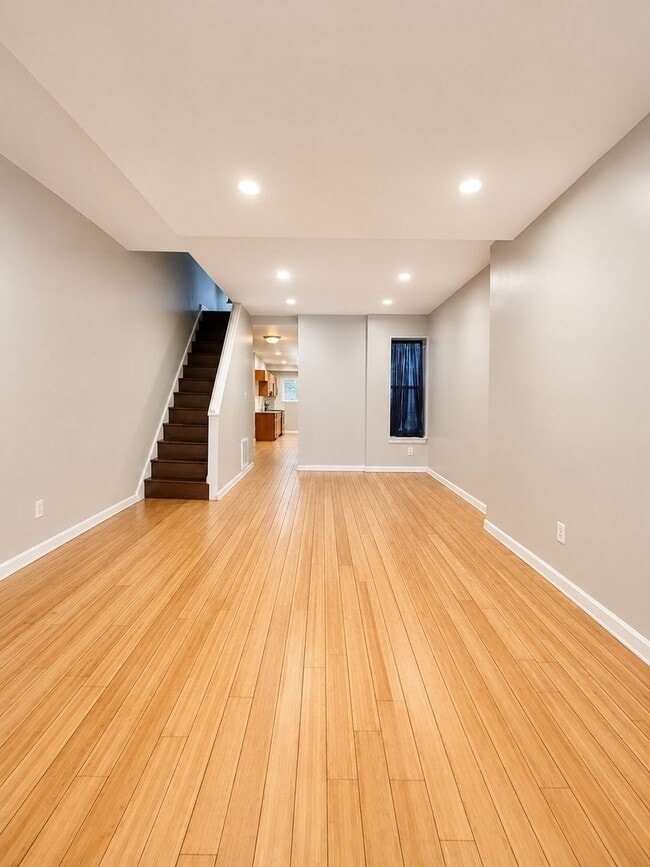 Photo - Spacious 5-Bedroom Rental with In-Unit Washer & Dryer on W Oxford St