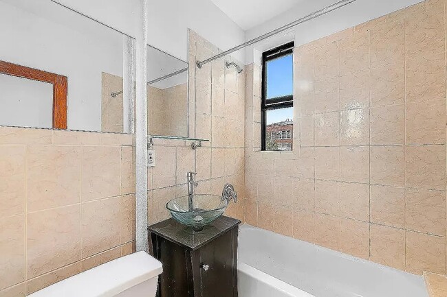 Photo - 619 E 5th St Unit 9