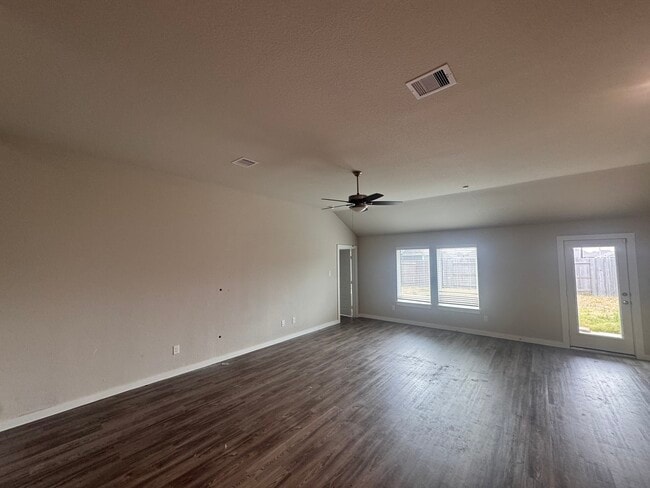 Photo - 5017 Evergreen Dr