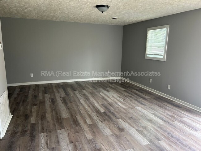 Photo - 217 W Quilly St