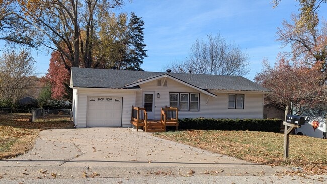 Photo - 7512 N Hemple Ave