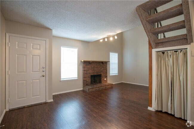 Building Photo - 2810 Nueces St Rental