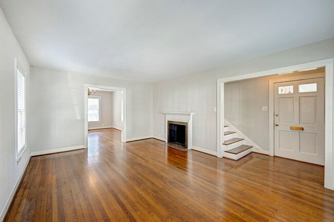 Photo - 1741 Wroxton