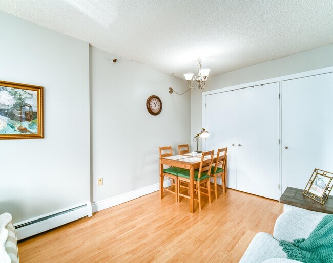Photo - 1157-1157 Tower Rd Unit 305