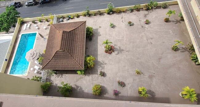 Photo - Enjoy the amazing unobstructed views of Kailua beach from your lanai! Unit 605