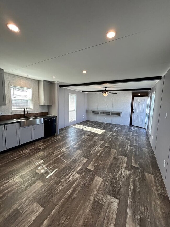 Photo - 313 Owens St