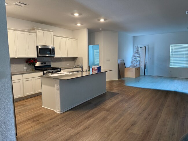 Photo - 404 Golden Grove Pkwy