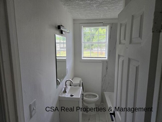 Photo - 4146 Briscoe St NW
