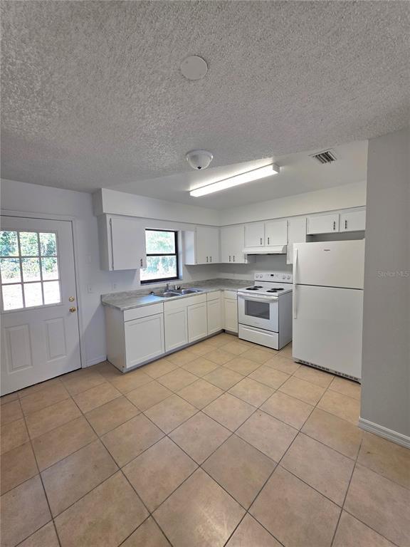 Photo - 2065 NE 59th St