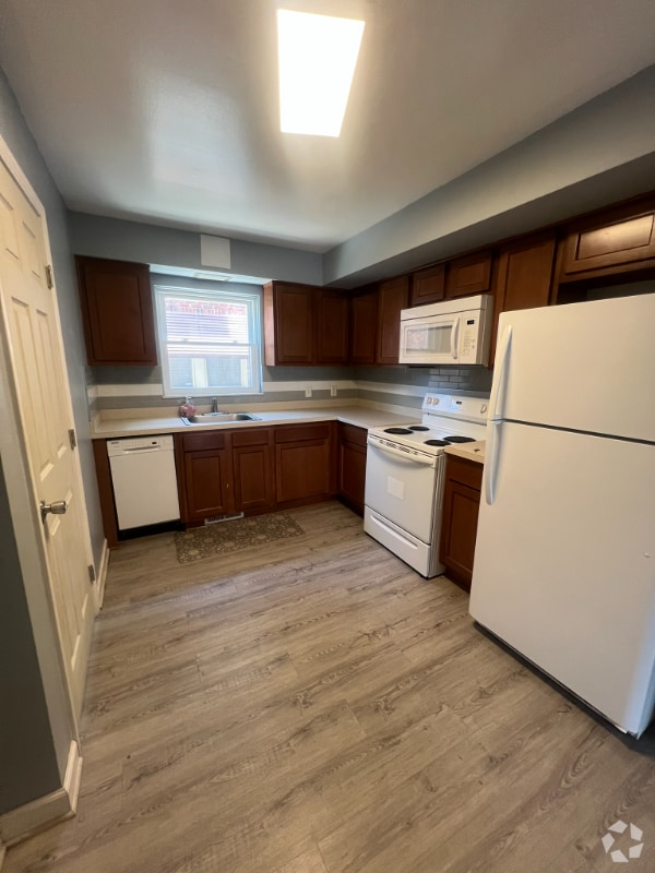 Building Photo - 7903 Ackley Rd Rental
