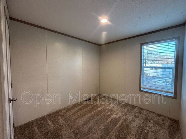 Photo - 725 S 12th St