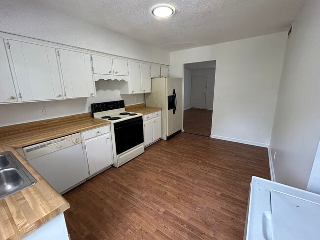 Photo - 711 Frankfort Dr Unit 1