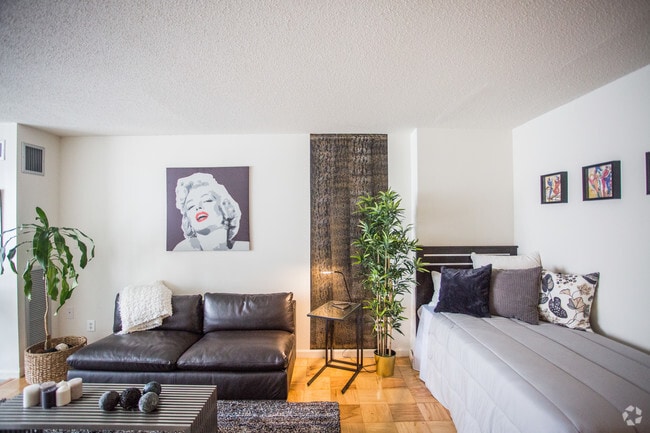 NO 3 & 3-P Studio - The Seasons Apartments