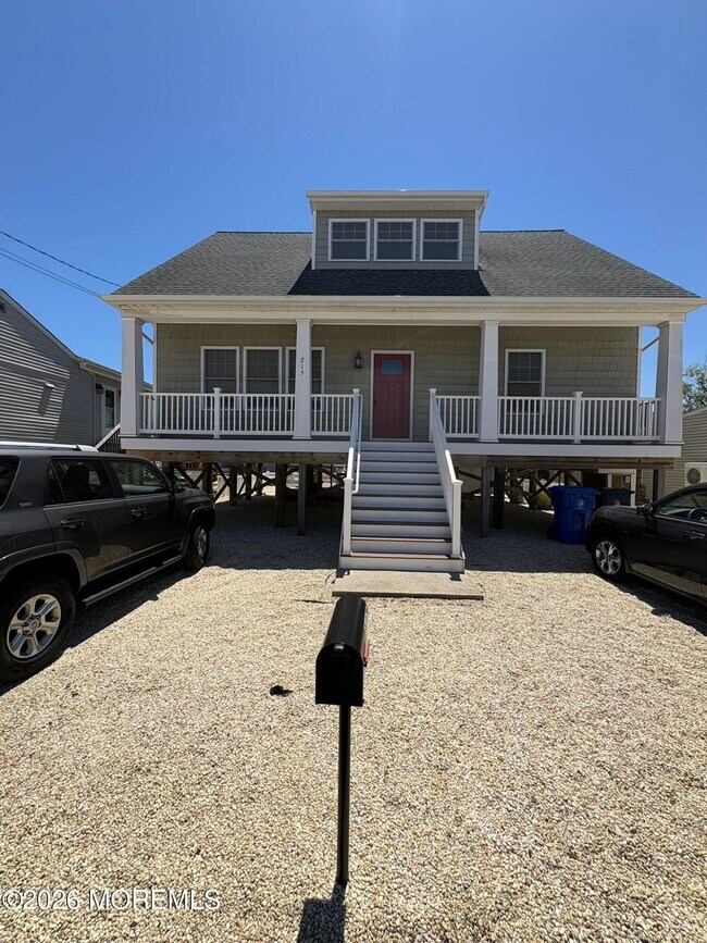 215 Heron Rd